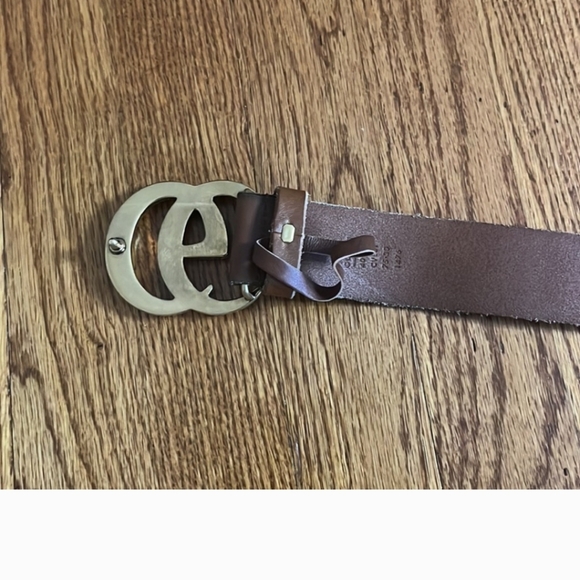 Women's Gucci belt in great condition 75/30. Width 1.5. Length 35 - Picture 4 of 5